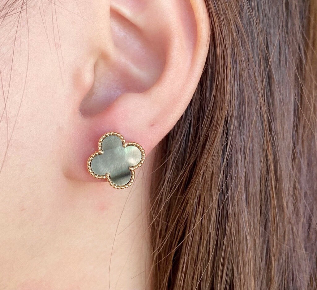 [Kincade Jewelrys]CLOVER MEDIUM 1 MOTIFS GRAY MOP EARRINGS